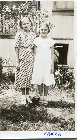 Smile pretty Wanda & Frieda